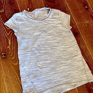 Lululemon t shirt
